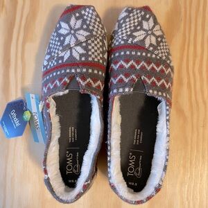 Tom’s alpargata holiday fair isle faux fur flats 8.5 NWT